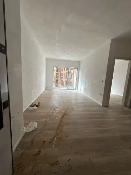 Tirane, shes apartament 1+1+Ballkon Kati 4, 158.900 € (Rruga Qemal Stafa)
