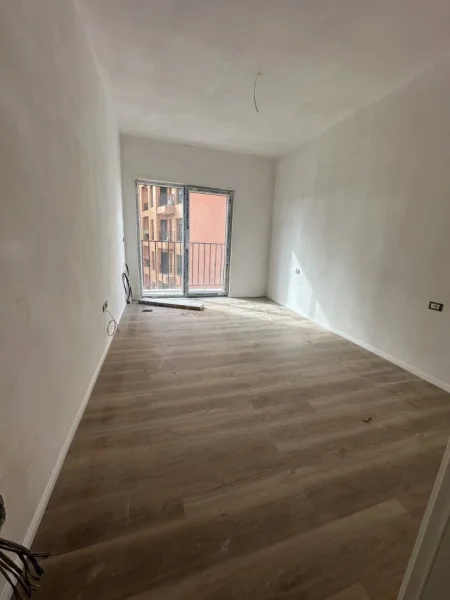 Tirane, shes apartament 1+1+Ballkon Kati 4, 158.900 € (Rruga Qemal Stafa)