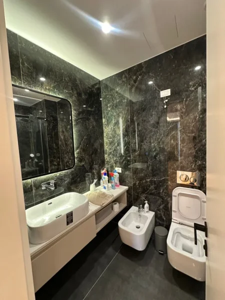 Tirane, shitet apartament 2+1+Ballkon Kati 3, 132 m² 800.000 € (Lake View Residence)