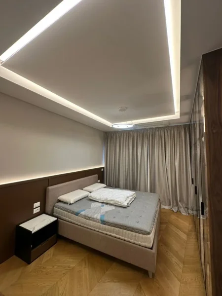 Tirane, shitet apartament 2+1+Ballkon Kati 3, 132 m² 800.000 € (Lake View Residence)