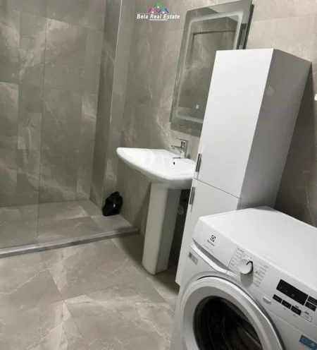 Tirane, jepet me qera apartament 2+1 Kati 5, 100 m² 650 € (Ish parku)