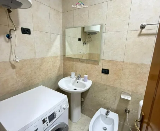 Tirane, jepet me qera apartament 2+1 Kati 8, 85 m² 830 € (bllok)