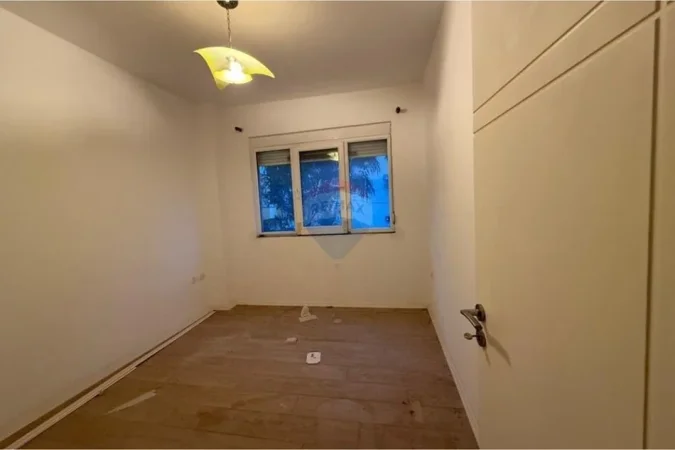 Durres, shitet apartament 1+1 Kati 1, 75 m² 85.000 € (Mali i Robit)