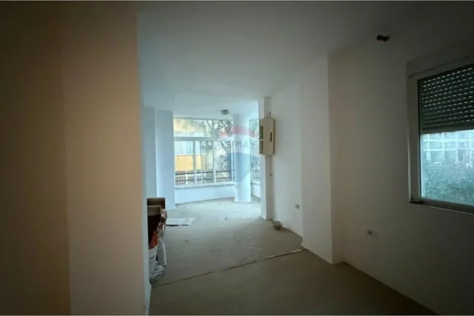 Durres, shitet apartament 1+1 Kati 1, 75 m² 85.000 € (Mali i Robit)