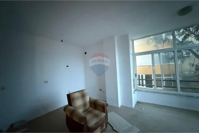 Durres, shitet apartament 1+1 Kati 1, 75 m² 85.000 € (Mali i Robit)