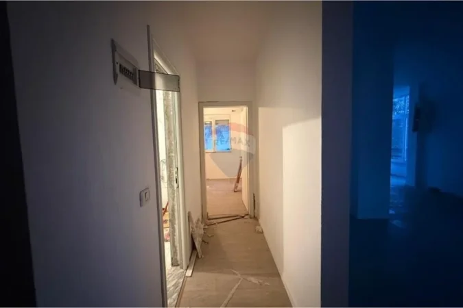 Durres, shitet apartament 1+1 Kati 1, 75 m² 85.000 € (Mali i Robit)