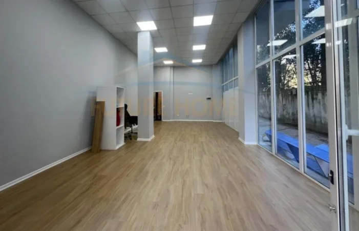 Tirane, shitet ambjent biznesi Kati 0, 59 m² 125.000 € (rruga shefqet kuka)