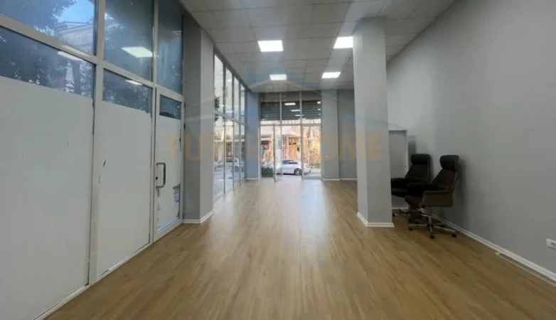 Tirane, shitet ambjent biznesi Kati 0, 59 m² 125.000 € (rruga shefqet kuka)