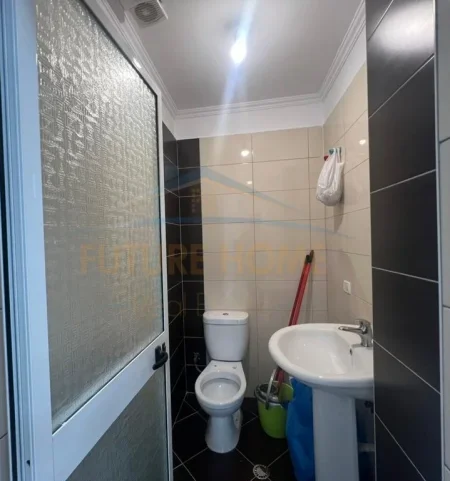 Tirane, shitet ambjent biznesi Kati 0, 59 m² 125.000 € (rruga shefqet kuka)