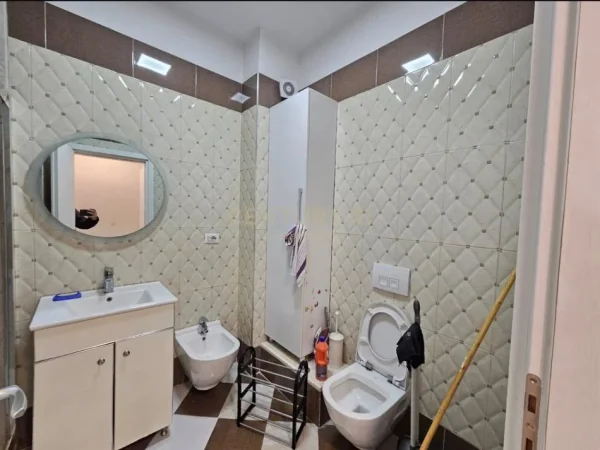 Tirane, jap me qera apartament 1+1 Kati 1, 75 m² 650 € (Gj Partizani)