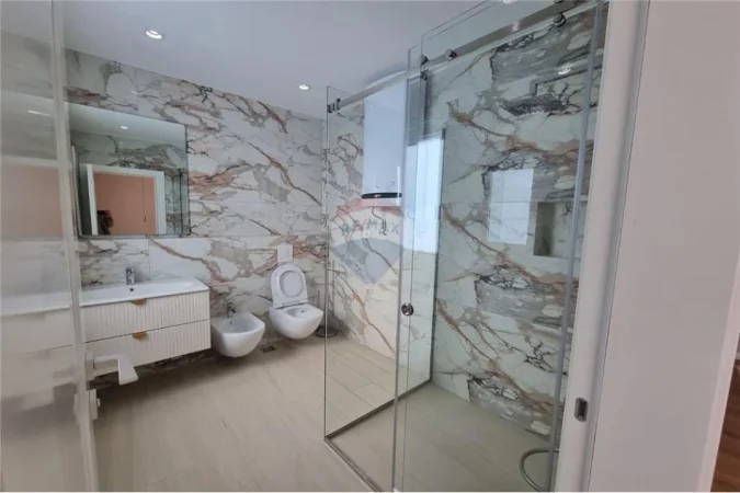 Tirane, jepet me qera apartament 3+1+Aneks+Ballkon Kati 2, 174 m² 1.800 € 