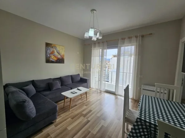 Tirane, jap me qera apartament 1+1 Kati 6, 60 m² 600 € (Gj Partizani)