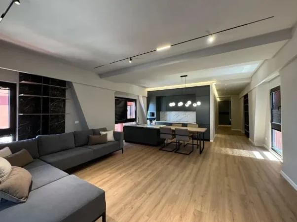 Vlore, shitet apartament 2+1 , 169 m² 481.000 € 