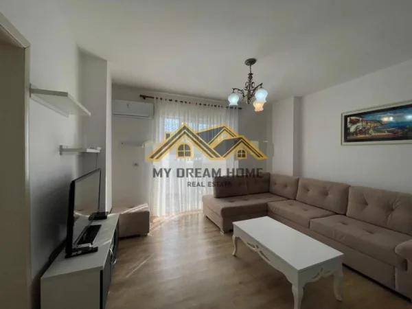 Durres, jepet me qera apartament 1+1 Kati 7, 70 m² 400 € (PLAZH HEKURUDHA)