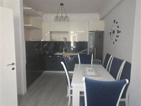 Tirane, jepet me qera apartament 2+1+Ballkon Kati 8, 97 m² 500 € (Astir)