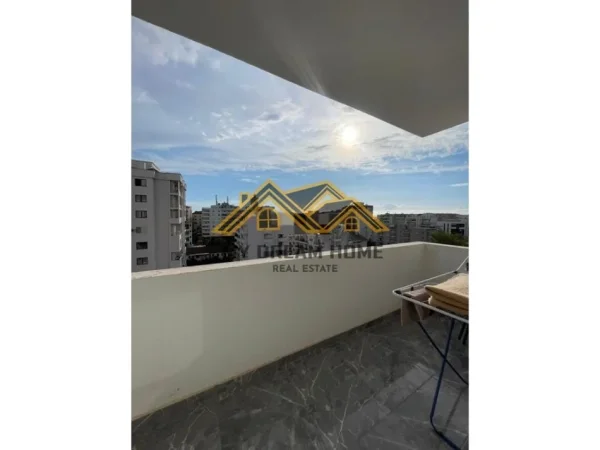 Durres, jepet me qera apartament 1+1 Kati 7, 70 m² 400 € (PLAZH HEKURUDHA)