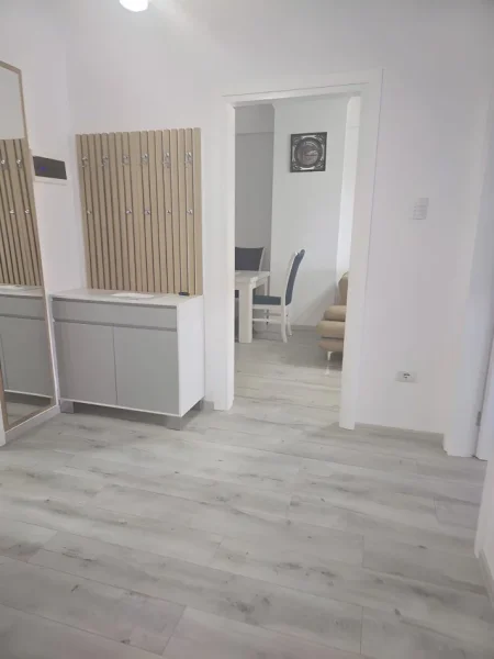 Tirane, jepet me qera apartament 2+1+Ballkon Kati 8, 97 m² 500 € (Astir)
