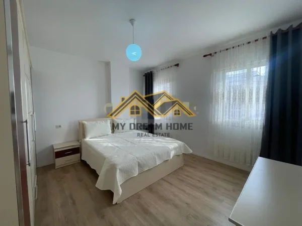 Durres, jepet me qera apartament 1+1 Kati 7, 70 m² 400 € (PLAZH HEKURUDHA)