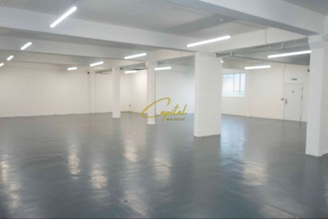 Tirane, jepet me qera magazine Kati 0, 450 m² 2.000 € (KODRA E DIELLIT)