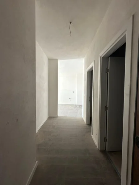 Tirane, shitet apartament 2+1+Ballkon Kati 11, 124 m² 185.000 € (Fusha e Aviacionit)