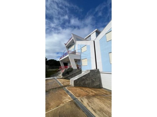 Durres, Gjiri Lalzit , shitet hotel , 1.432 m² 2800000€