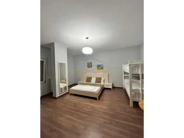 Durres, Gjiri Lalzit , shitet hotel , 1.432 m² 2800000€