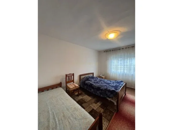 Tirane, shitet apartament 2+1+Aneks+Ballkon Kati 5, 75 m² 128.000 € (rruga e elbasanit , shkolla e baletit)