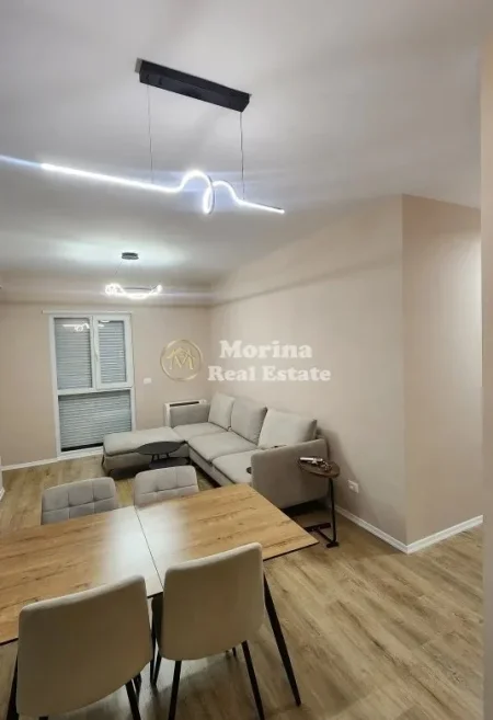 Tirane, jepet me qera apartament 2+1 Kati 8, 92 m² 550 € (Univers City)