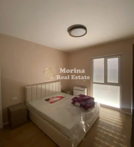 Tirane, jepet me qera apartament 2+1 Kati 8, 92 m² 550 € (Univers City)