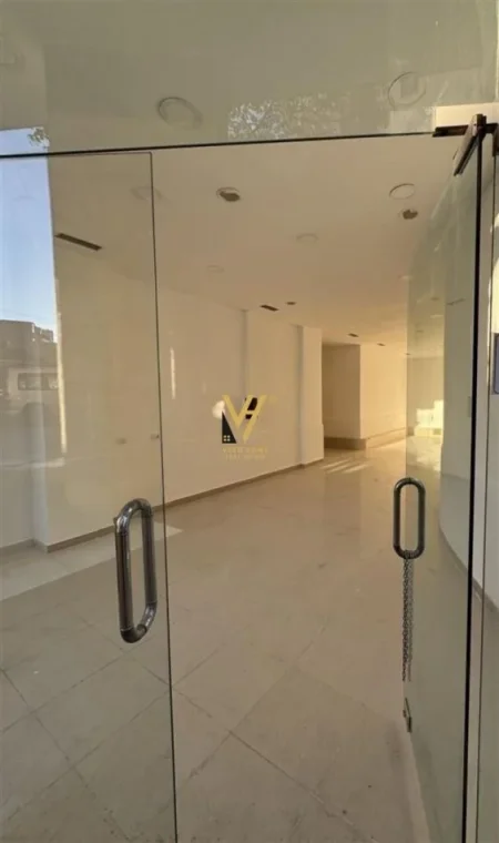 Tirane, jepet me qera ambjent biznesi Kati 0, 105 m² 900 € (QYTET STUDENTI)