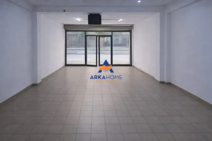 Tirane, jepet me qera dyqan Kati 0, 80 m² 625 € 