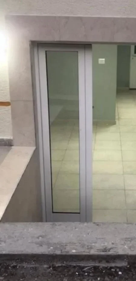 Tirane, shitet dyqan Kati 0, 31 m² 118.000 € (VASIL SHANTO)