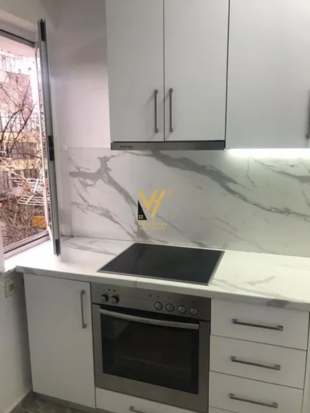 Tirane, jepet me qera apartament 2+1+Ballkon Kati 4, 80 m² 570 € (RRUGA E DIBRES)