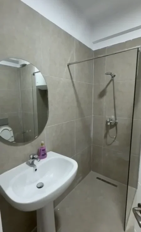 Tirane, jepet me qera apartament 1+1+Parkim Kati 4, 70 m² 500 € (Astir Urban Gate)