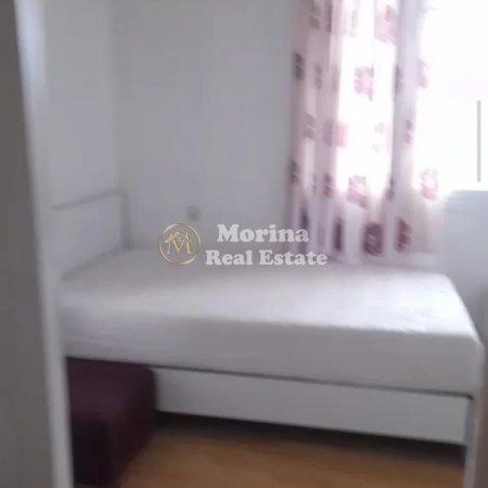 Tirane, jepet me qera apartament 1+1 Kati 3, 50 m² 250 € (Laprake)
