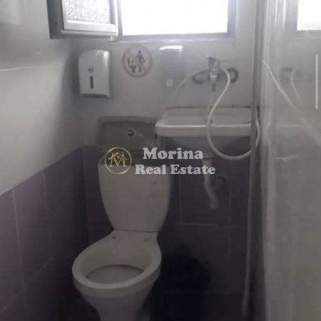 Tirane, jepet me qera apartament 1+1 Kati 3, 50 m² 250 € (Laprake)