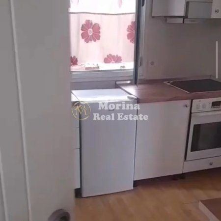 Tirane, jepet me qera apartament 1+1 Kati 3, 50 m² 250 € (Laprake)