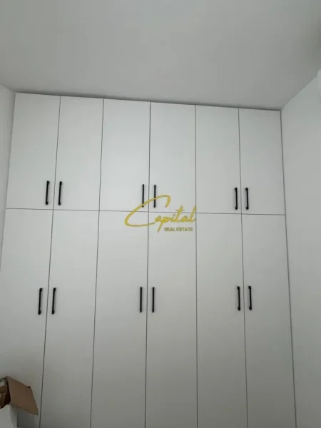 Tirane, jepet me qera apartament 1+1 Kati 1, 55 m² 450 € (ALI DEMI)