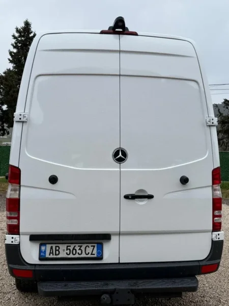 Tirane, shitet Furgon Mercedes-Benz Sprinter 316 CDI Nafte, e bardhë automatik 400.000 km