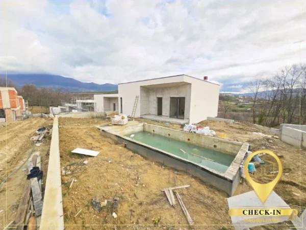 Tirane, shitet Vile 2 Katshe Kati 0, 203 m² 480.000 € (Mullet)