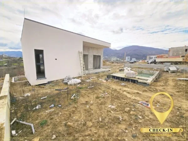 Tirane, shitet Vile 2 Katshe Kati 0, 203 m² 480.000 € (Mullet)