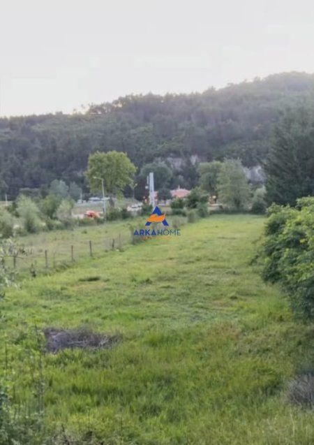 Tirane, shitet toke , 3.000 m² 225.000 € 