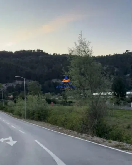 Tirane, shitet toke , 3.000 m² 225.000 € 