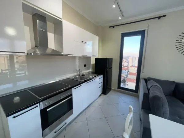 Tirane, jepet me qera apartament 1+1 Kati 7, 500 € 