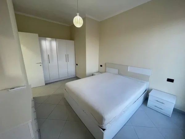Tirane, jepet me qera apartament 1+1 Kati 7, 500 € 