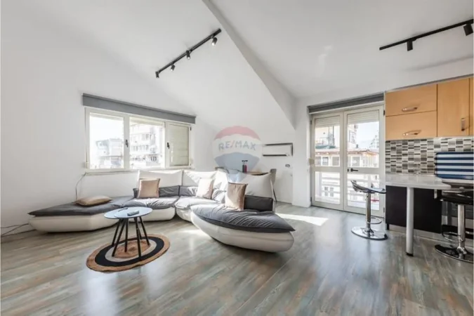 Tirane, jepet me qera apartament 2+1+Ballkon Kati 5, 120 m² 970 € (Kopshti Zoologjik)