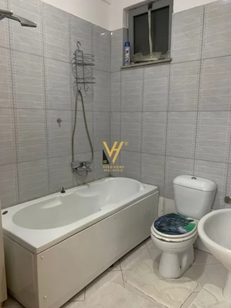 Tirane, jepet me qera apartament 2+1+Ballkon Kati 5, 100 m² 500 € (ASTIR)