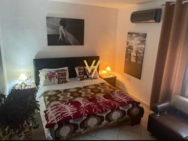 Tirane, jepet me qera apartament 2+1+Ballkon Kati 1, 80 m² 770 € (RRUGA MUHAMET GJOLLESHA)