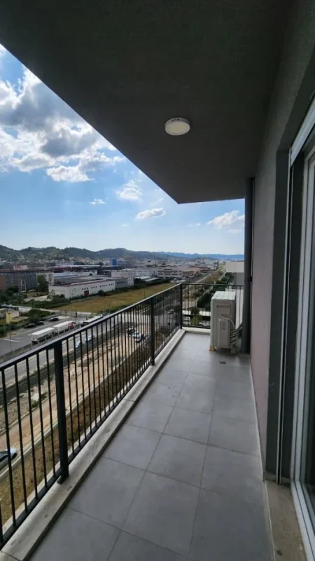 Tirane, jepet me qera apartament 2+1+Ballkon Kati 8, 92 m² 550 € (QTU)