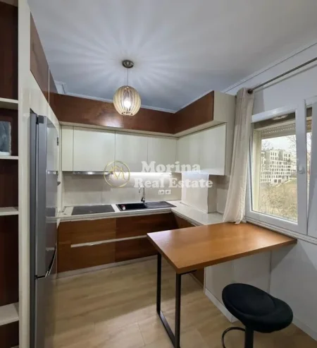 Tirane, jepet me qera apartament 2+1 Kati 2, 700 m² 700 € (Liqeni i Thate, Kopshti Botanik)